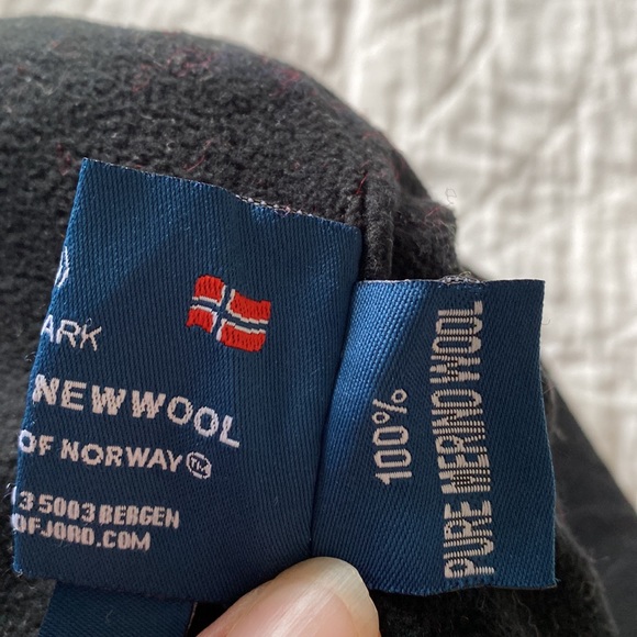 Windfjord Classic Wool Pillbox Hat - Picture 8 of 9